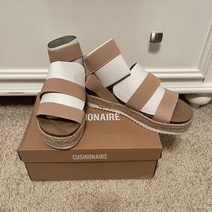 NWT! Cushionaire Wedge Sandals